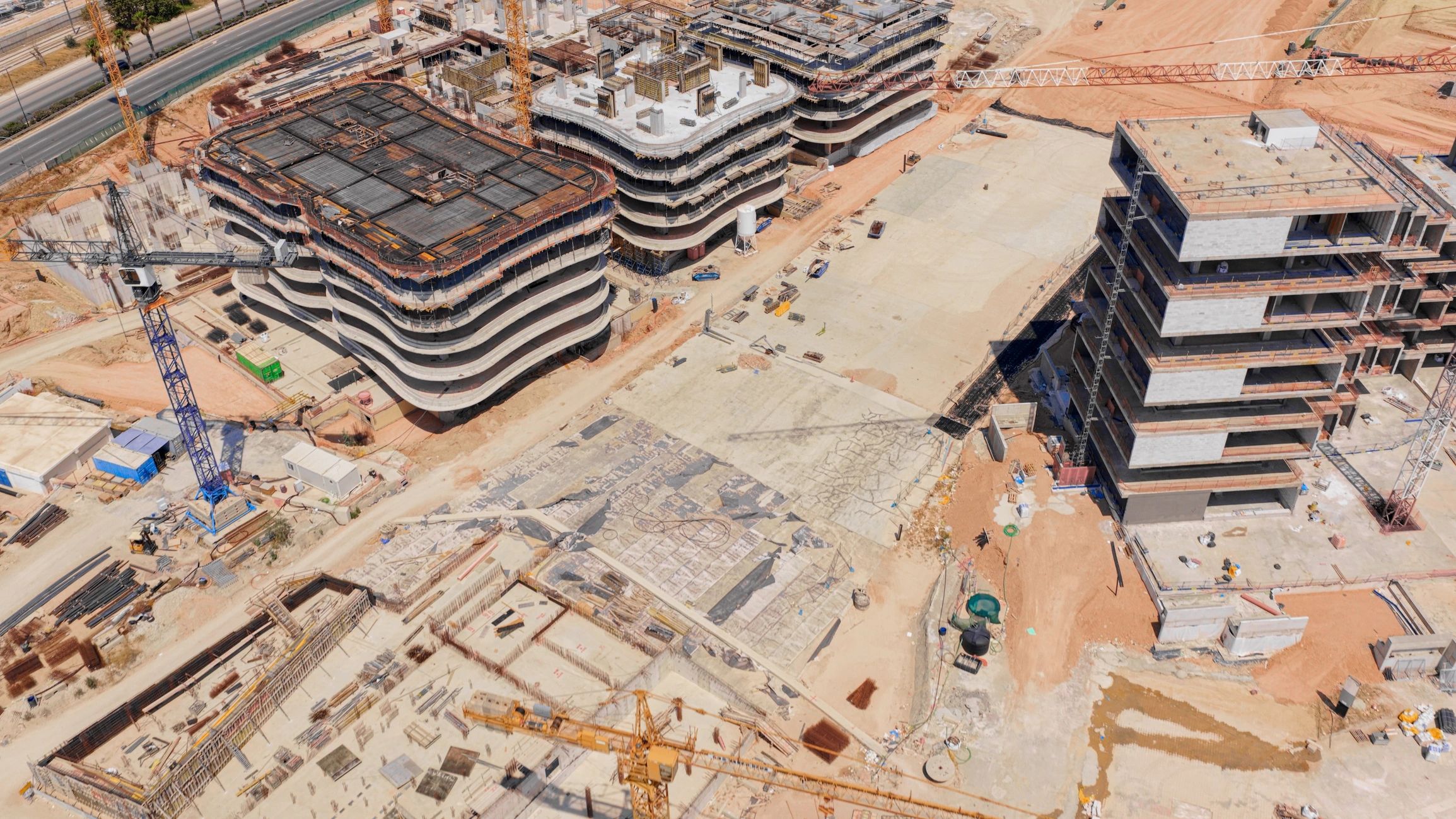 Urban construction site representing Rosa Investments services